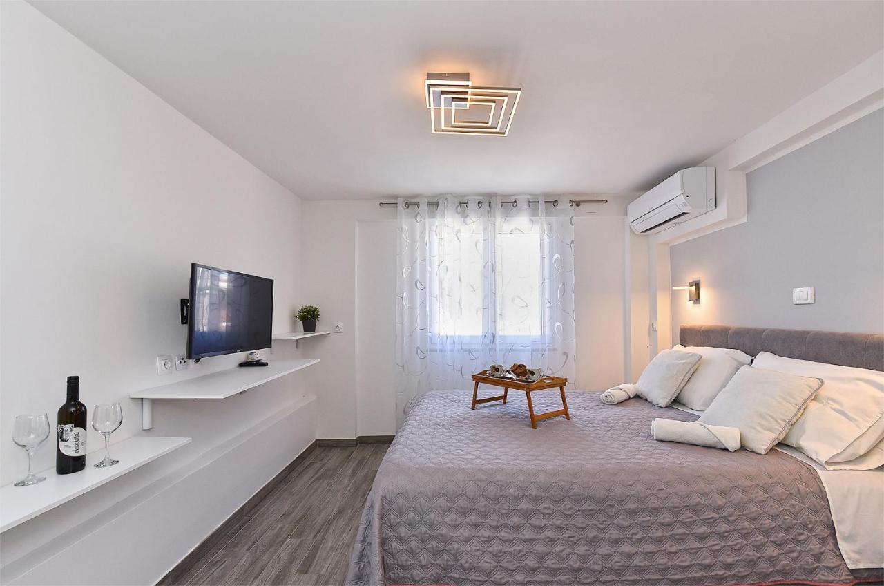 Double Room With Pool 2261 Medulin Exteriér fotografie